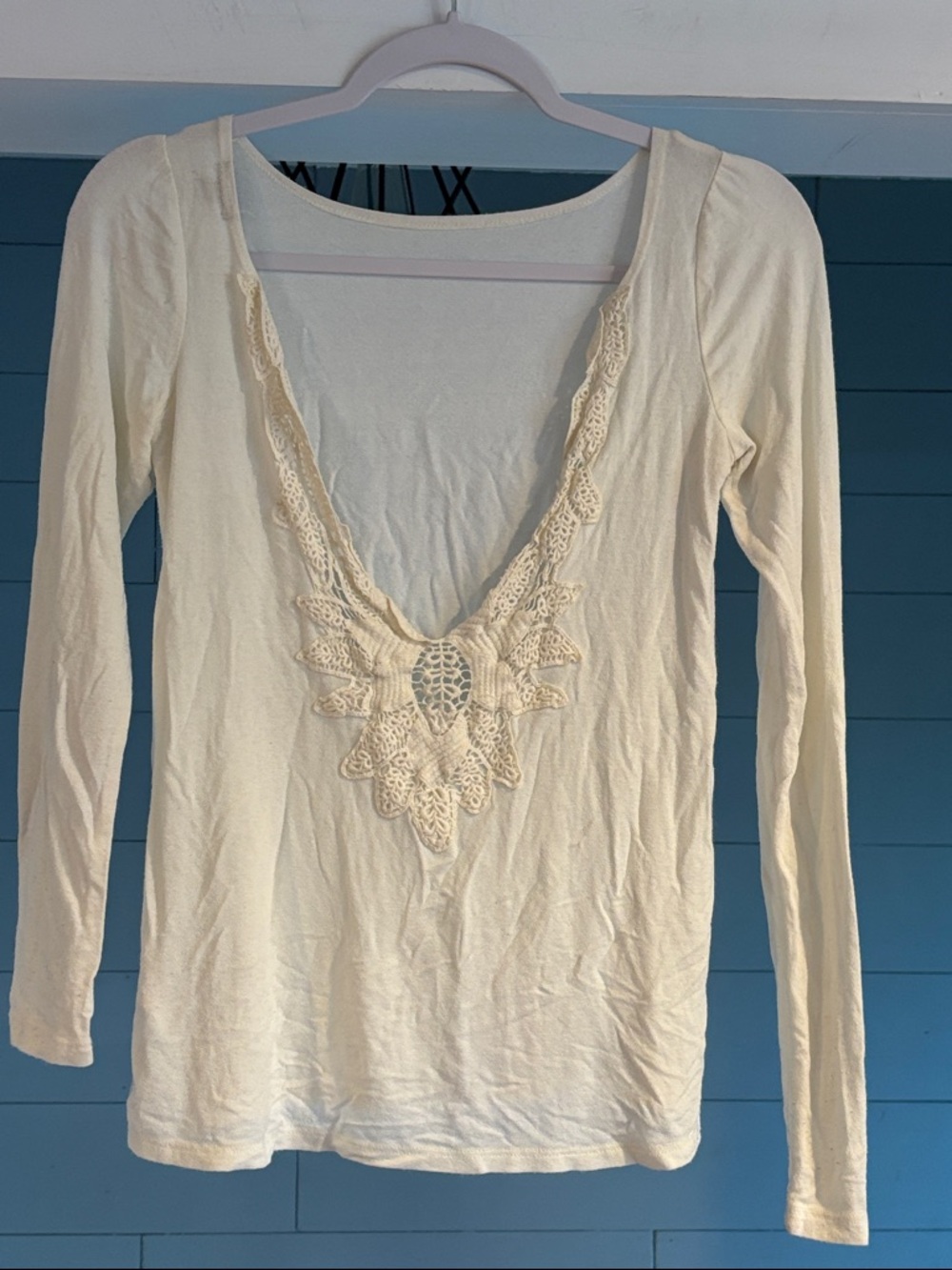 Ecote Cream Long Sleeve V-Neck Top with‎ Crochet Trim